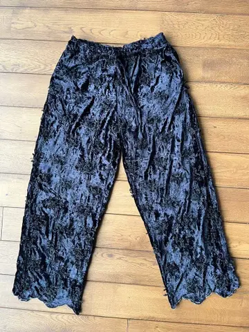 crinkle crinkle crinkle velvetembroidery