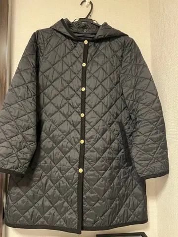 AOKI 탈부착 가능 후드 수플레 에어 퀼트 코트 미들 기장 블랙