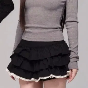 andwang Charm frill culotte mini skirt