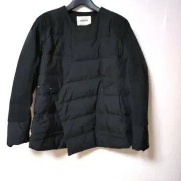 zucca 블랙 다운 자켓 노카라