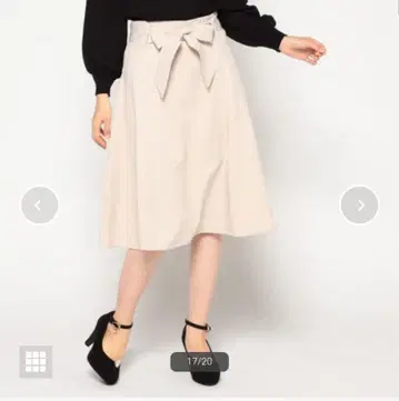 미슈마슈 리본 포함 베이지 스커트