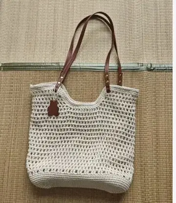 화이트 니트 토트백