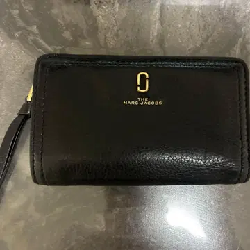 MARC JACOBS 블랙 접이식 지갑