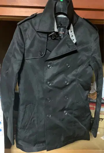 블랙 더블 브레스트 트렌치코트 사이즈 L