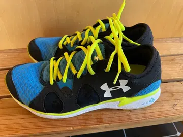 언더아머 스니커즈 파랑/블랙/노랑