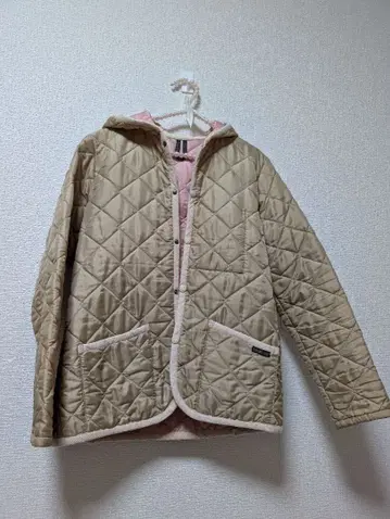 새상품급 LAVENHAM 퀼팅 코트 베이지 x 핑크 36