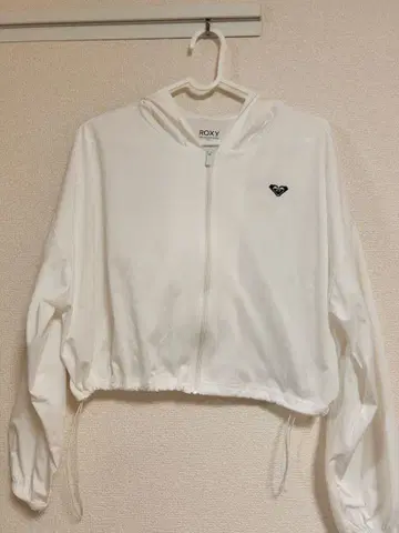 ROXY 화이트 크롭 후드티 M