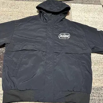 XLARGE 블랙 다운 자켓 후드 부착