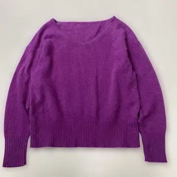 Jewel Changes 복슬복슬 V넥 라쿤 니트 풀오버