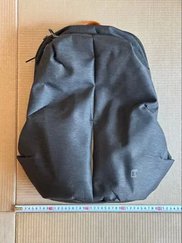 그레이 심플 백팩