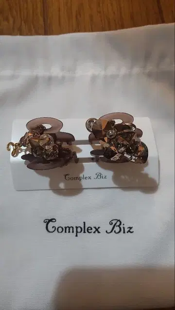 Complex Biz 장식 헤어 클립 중형 브라운