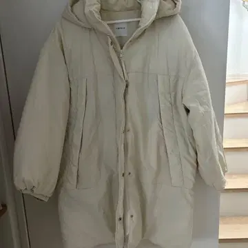 LEPSIM 후드 부착 아이보리 다운 자켓