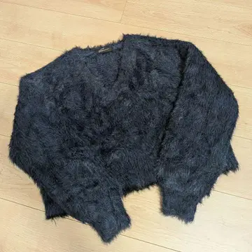 STUNNING LURE 샤기 니트 V넥 두꺼운 원단 네이비 겨울