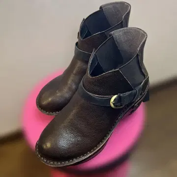 Hina Day Green 사이드 고어 부츠 다크 브라운 버클 포함