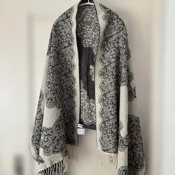 GEORGESRECH 아크릴 꽃무늬 스톨 아이보리/블랙