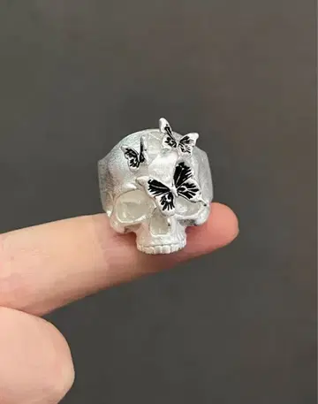 스컬과 나비 아트 반지