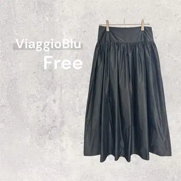 [레어] 새상품급 비아지오 블루 샘플 플레어 스커트 롱 가죽풍 블랙