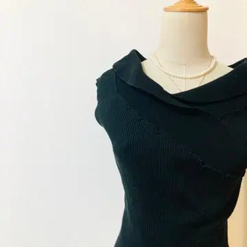 새상품급 리엔다 변형 컬러 숏 기장 니트 스트레치 리브 블랙