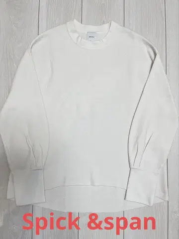 아이보리 긴팔 니트 스웨터