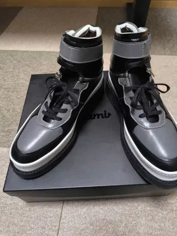 TIME TRAVELER Sneapers / 타임 트래블러 스니퍼