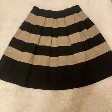 M 프리미어 쿠튀르 바이컬러 보더 플레어 스커트 38