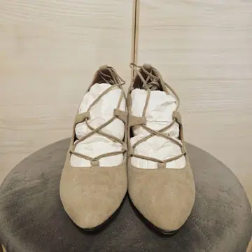 Au Bannister 그레이 길리 펌프스 35