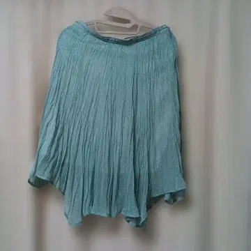 ALPHA CUBIC 스카이블루 플리츠 플레어 스커트