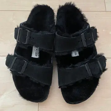 [ 새상품급 ] 버켄스탁 애리조나 36 퍼 블랙 샌들