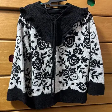 액세스 장미 패턴 니트 화이트 블랙 M 사이즈