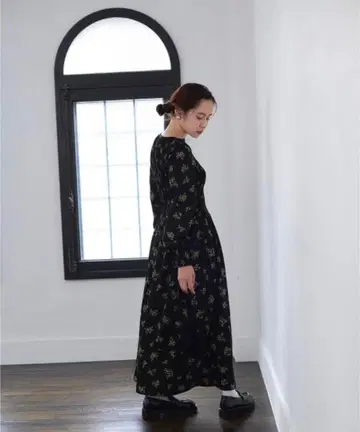 빔즈 JOIEVE 꽃무늬 원피스 플라워 블랙 롱 긴팔 36