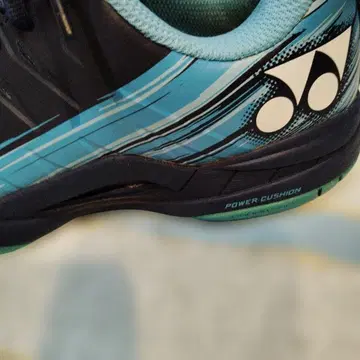 새상품급 YONEX POWER CUSHION 여성용 테니스화