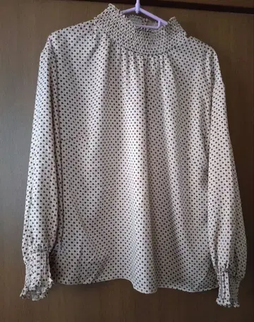 Reflect 베이지 하이넥 블라우스 13호 새상품