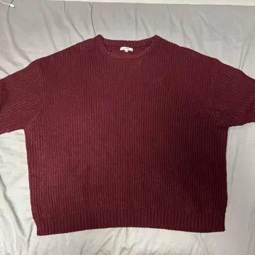 빨간색 오버 니트