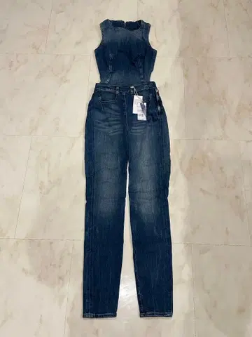 [택 포함 미사용 새상품] GUESS 데님 올인원 사이즈 26 길이 29