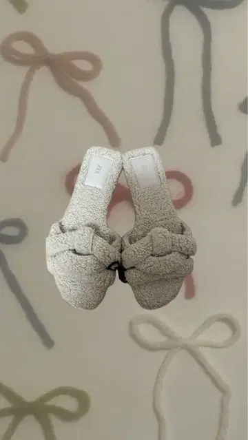 ZARA 인조 모피 플랫 샌들