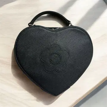 특가 상품!! 인기 색상! 블랙 하트형 숄더백 15