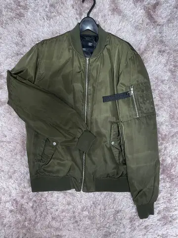 Bershka XL 올리브 그린 봄버 자켓