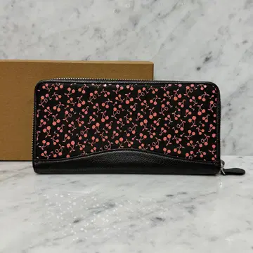 새상품 미사용 인덴야 라운드 지퍼 장지갑 체리 블랙