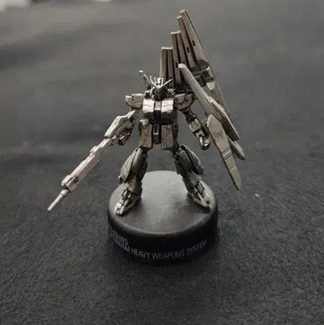 V 건담 헤비 웨폰 시스템 건담 피규어