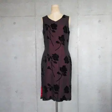 알렉사 그레이스 장미 무늬 플로키 가공 슬리브리스 드레스