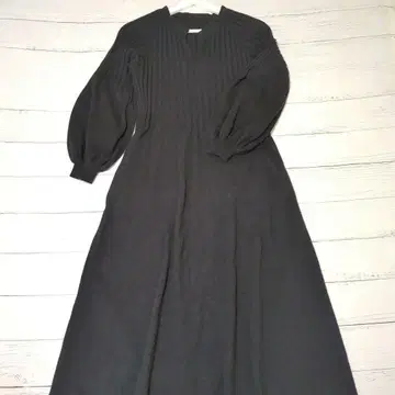 [새상품] 리브 니트 벌룬 슬리브 롱 원피스