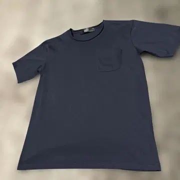AKM 네이비 반팔 T셔츠 포켓 부착