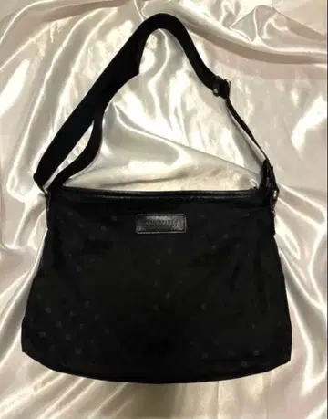 MACKINTOSH PHILOSOPHY 블랙 도트 무늬 숄더백