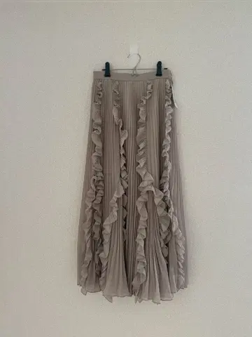 베이지 플리츠 프릴 롱 스커트