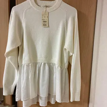 미사용 새상품 INED 니트 화이트