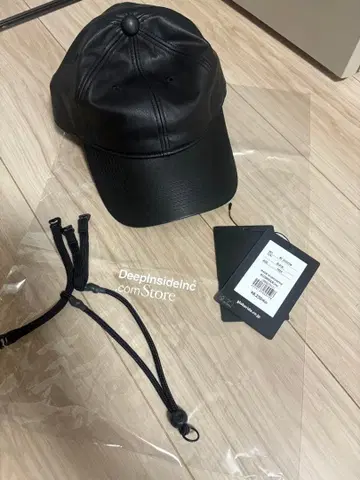 다이와 피어 블랙 가죽 캡