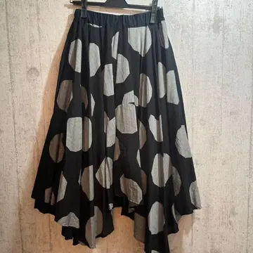 gomme 스퀘어 도트 스커트 블랙 x 차콜