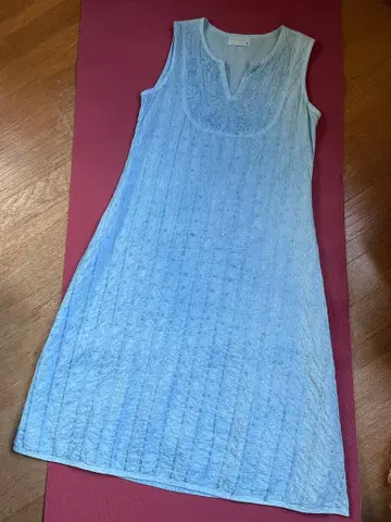 fabindia 네이비 나염 수제 자수 슬리브리스 원피스