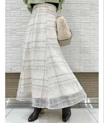 머큐리 듀오 체크 자수 플레어 스커트 새상품 S 사이즈 화이트