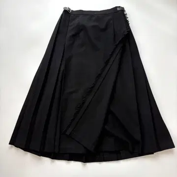 새상품급 오닐 오브 더블린 랩스커트 플리츠 블랙